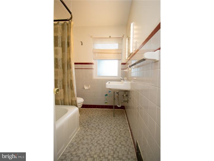 7410 Dungan Road Philadelphia, PA 19111 - Photo 17 of 23 Gallery Image 17
