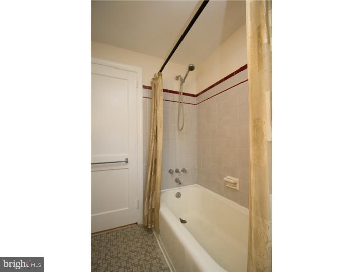 7410 Dungan Road Philadelphia, PA 19111 - Photo 18 of 23 Gallery Image 18