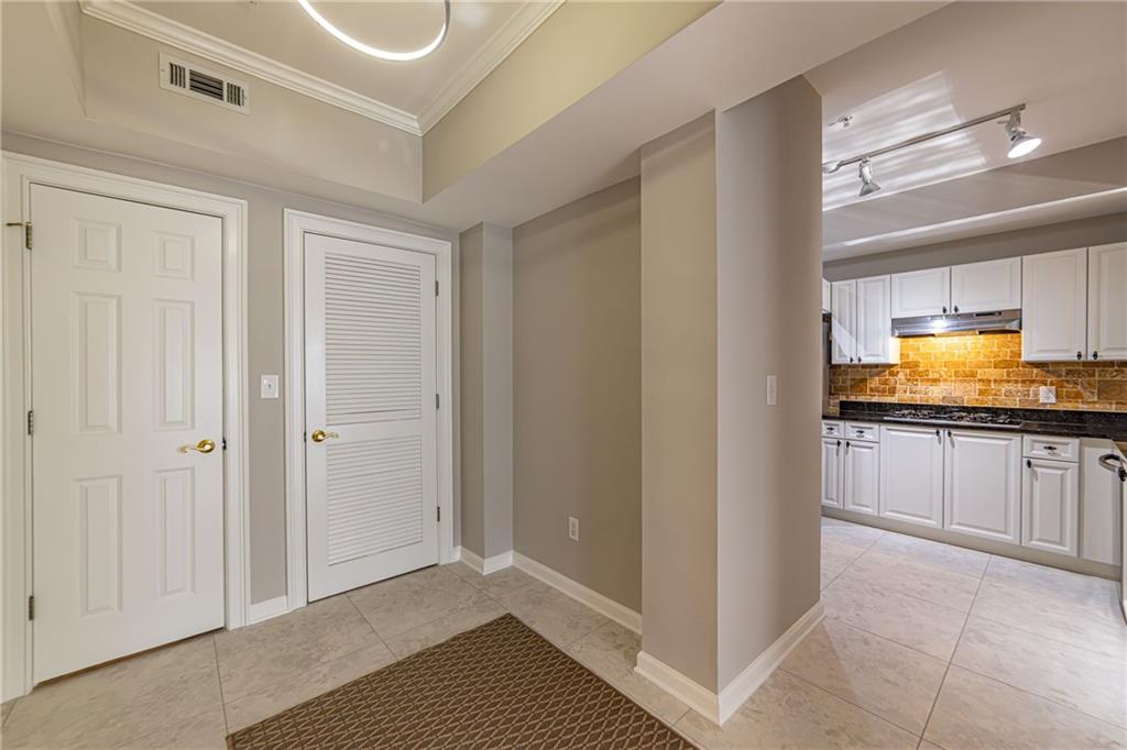 3275 Lenox Road Northeast, Unit 214 Atlanta, GA 30324 - Photo 5 of 60