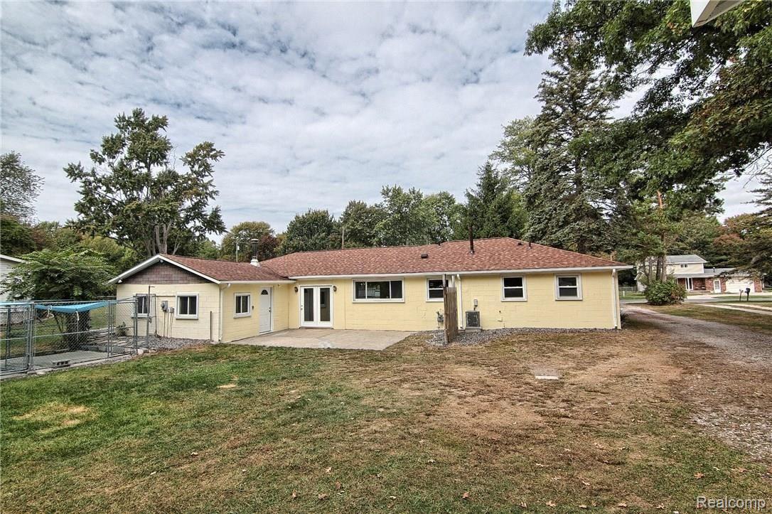9174 Field Road Algonac, MI 48001 - Photo 20 of 25 Rear.jpg