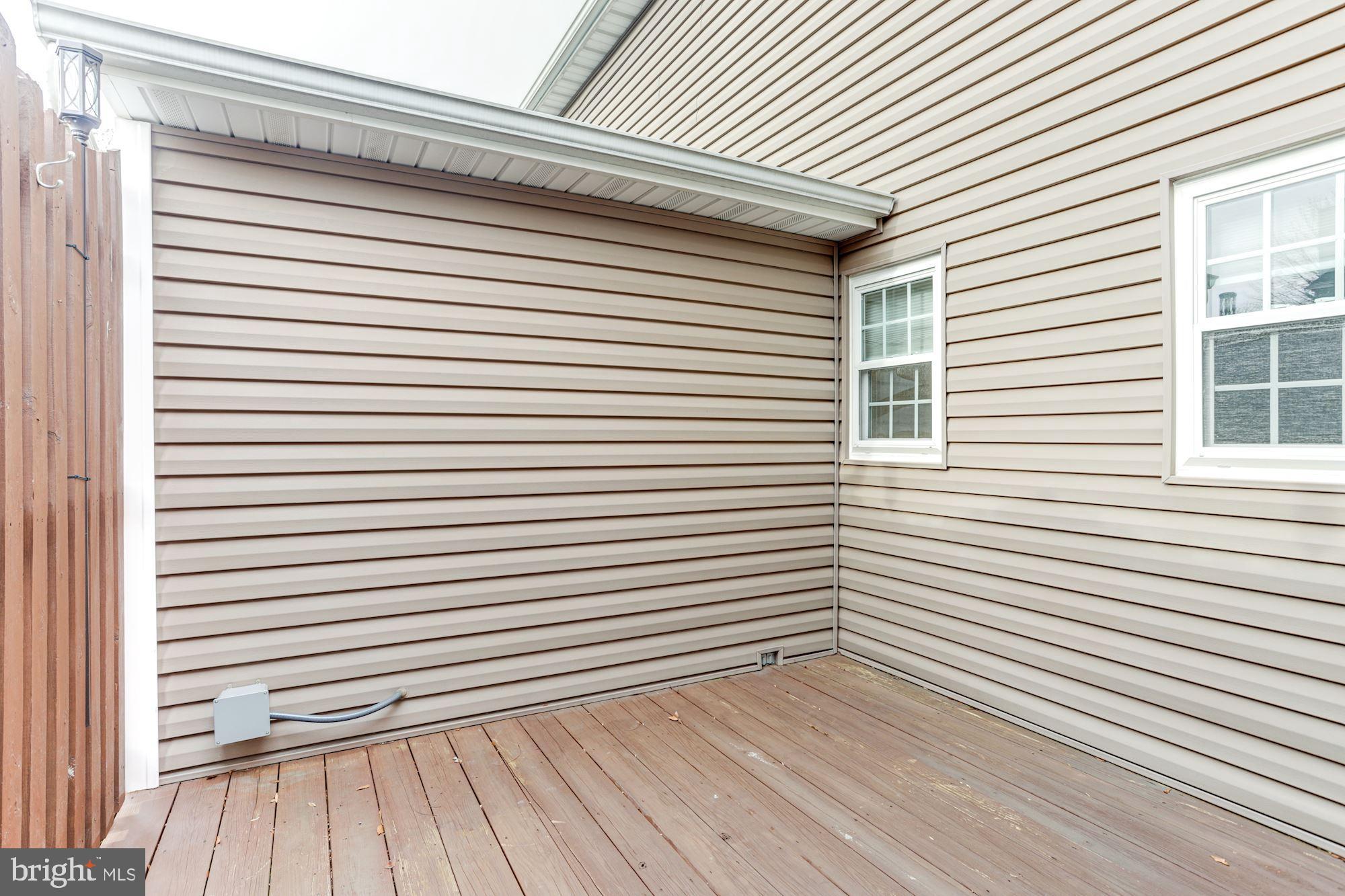 6689 Hunter Road Elkridge, MD 21075 - Photo 14 of 43 Private Hot Tub Deck