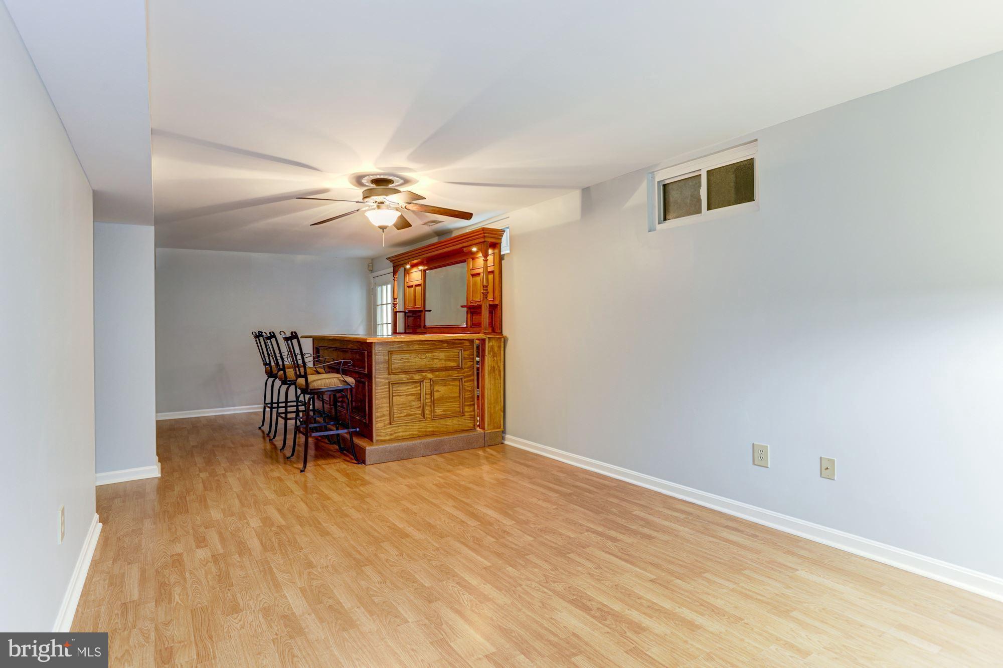 6689 Hunter Road Elkridge, MD 21075 - Photo 27 of 43 Family Room