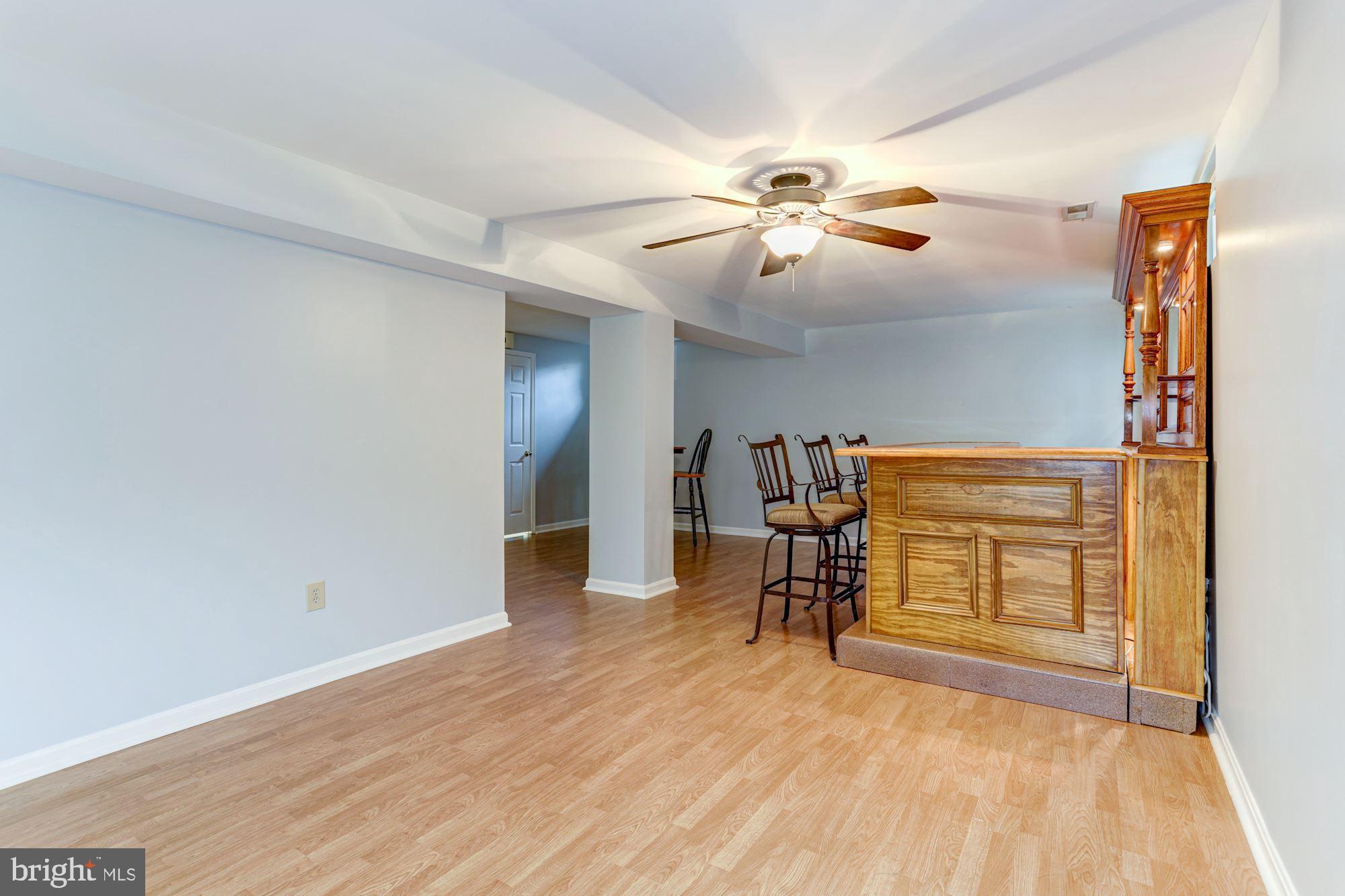6689 Hunter Road Elkridge, MD 21075 - Photo 28 of 43 Family Room