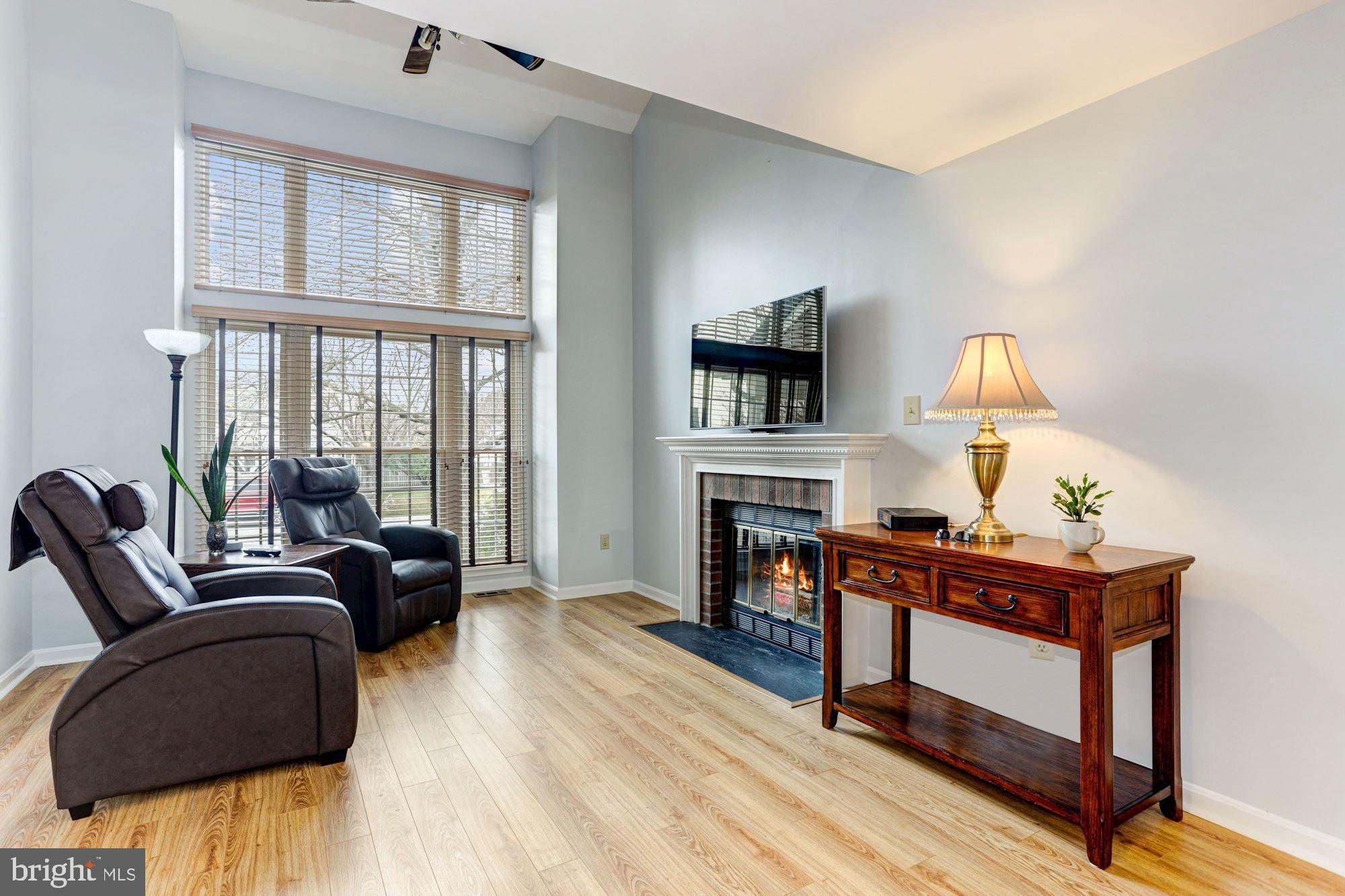 6689 Hunter Road Elkridge, MD 21075 - Photo 2 of 43 Living Room