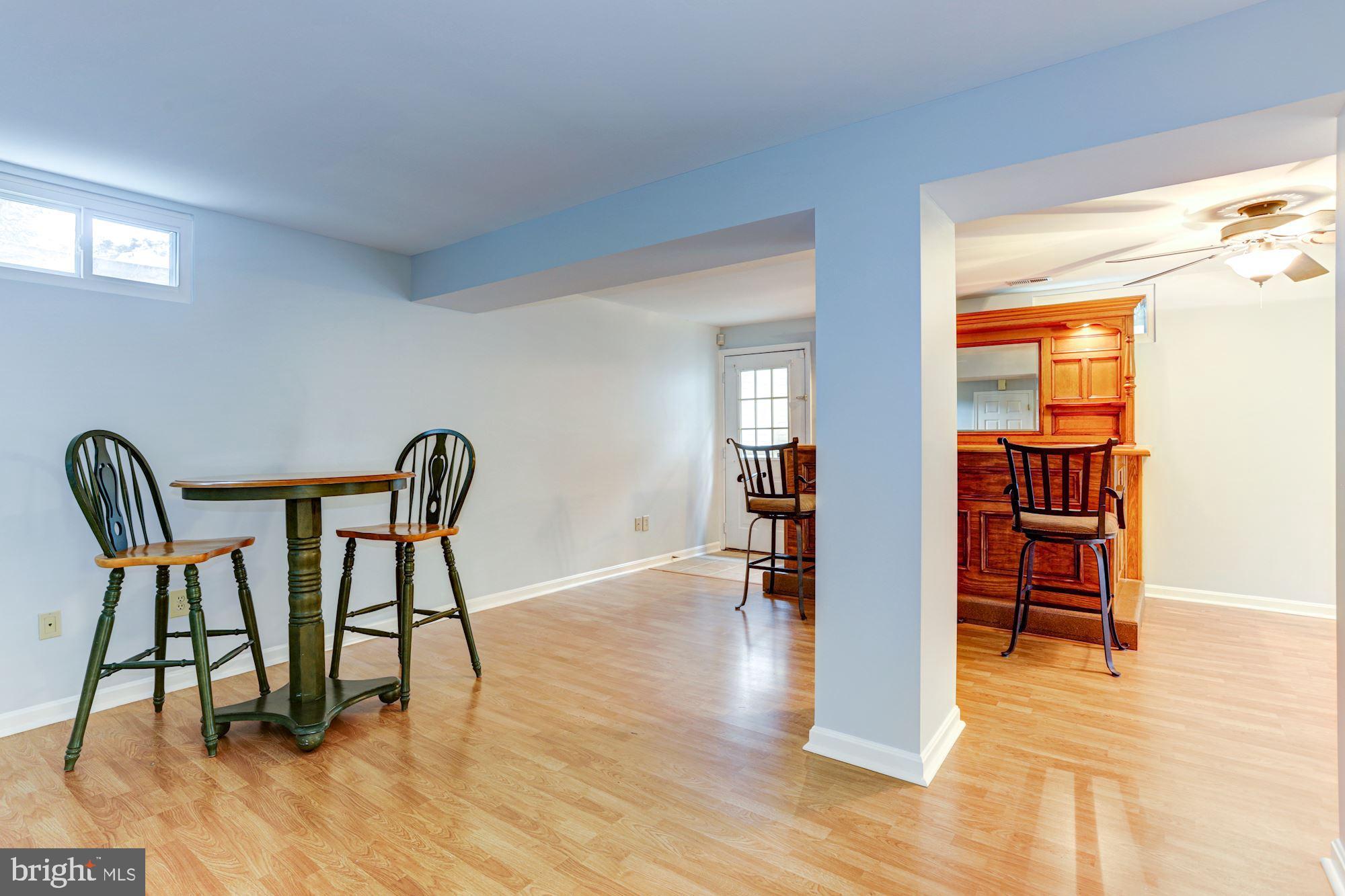 6689 Hunter Road Elkridge, MD 21075 - Photo 29 of 43 Family Room
