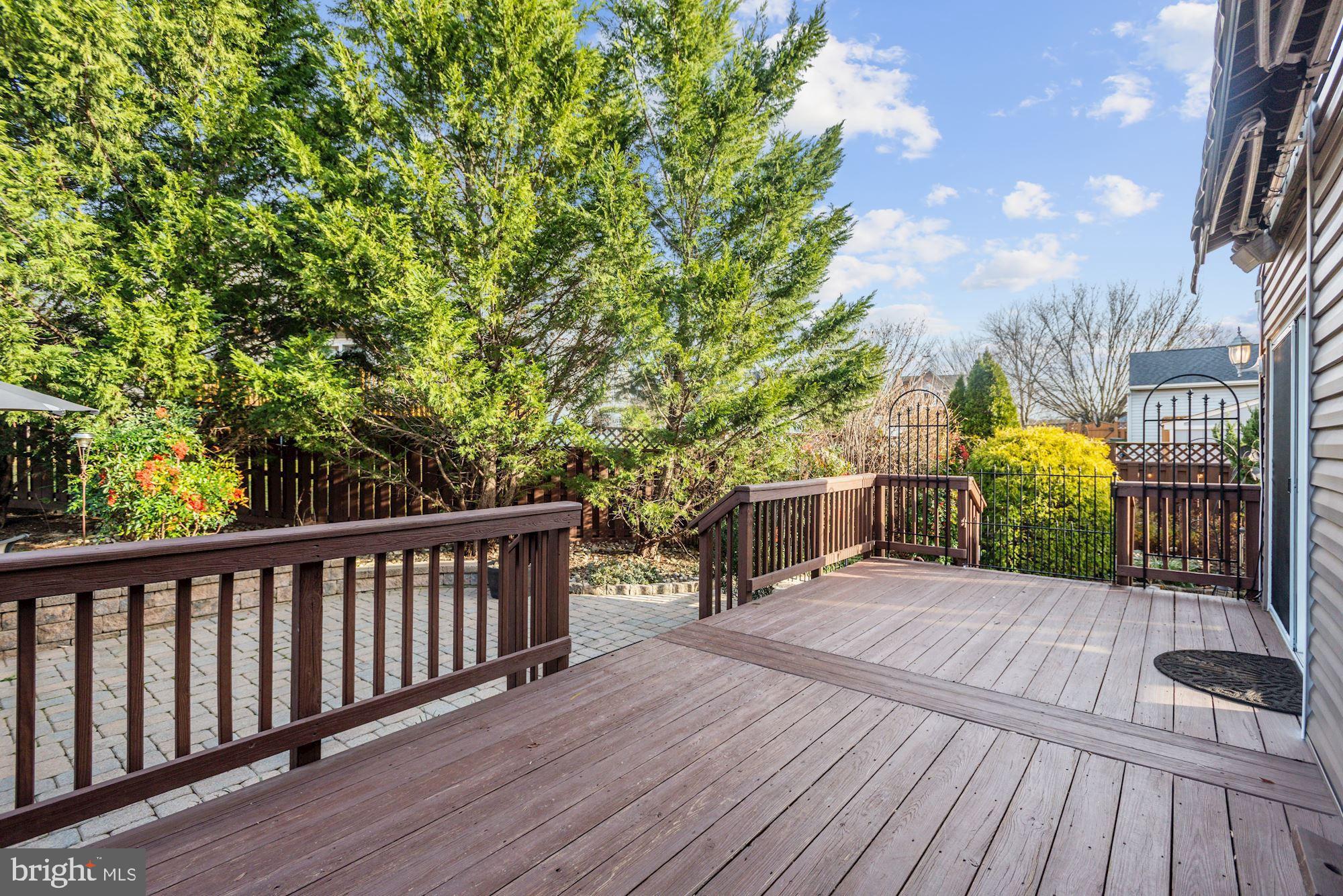 6689 Hunter Road Elkridge, MD 21075 - Photo 33 of 43 Expansive Deck