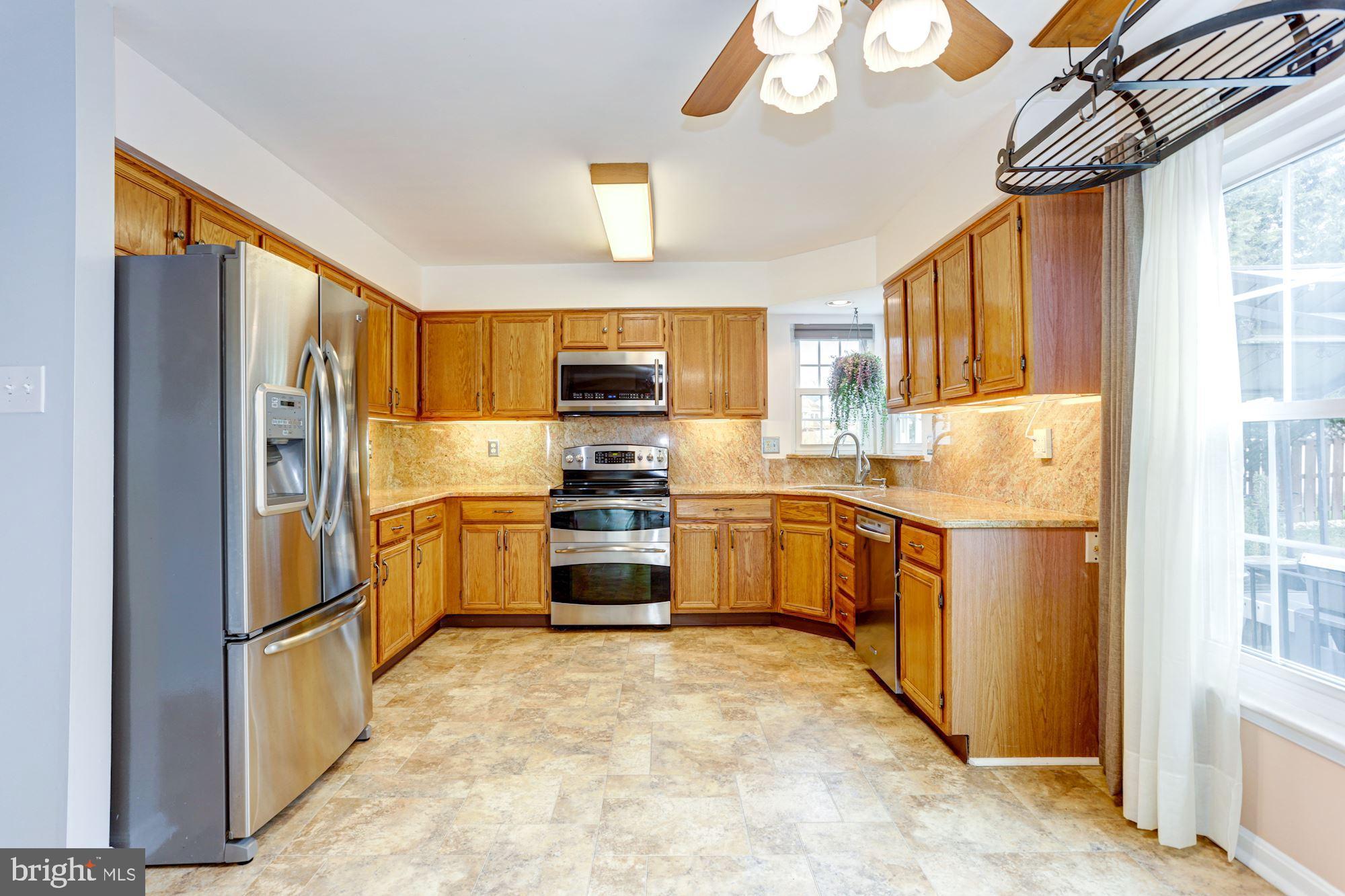 6689 Hunter Road Elkridge, MD 21075 - Photo 5 of 43 Kitchen
