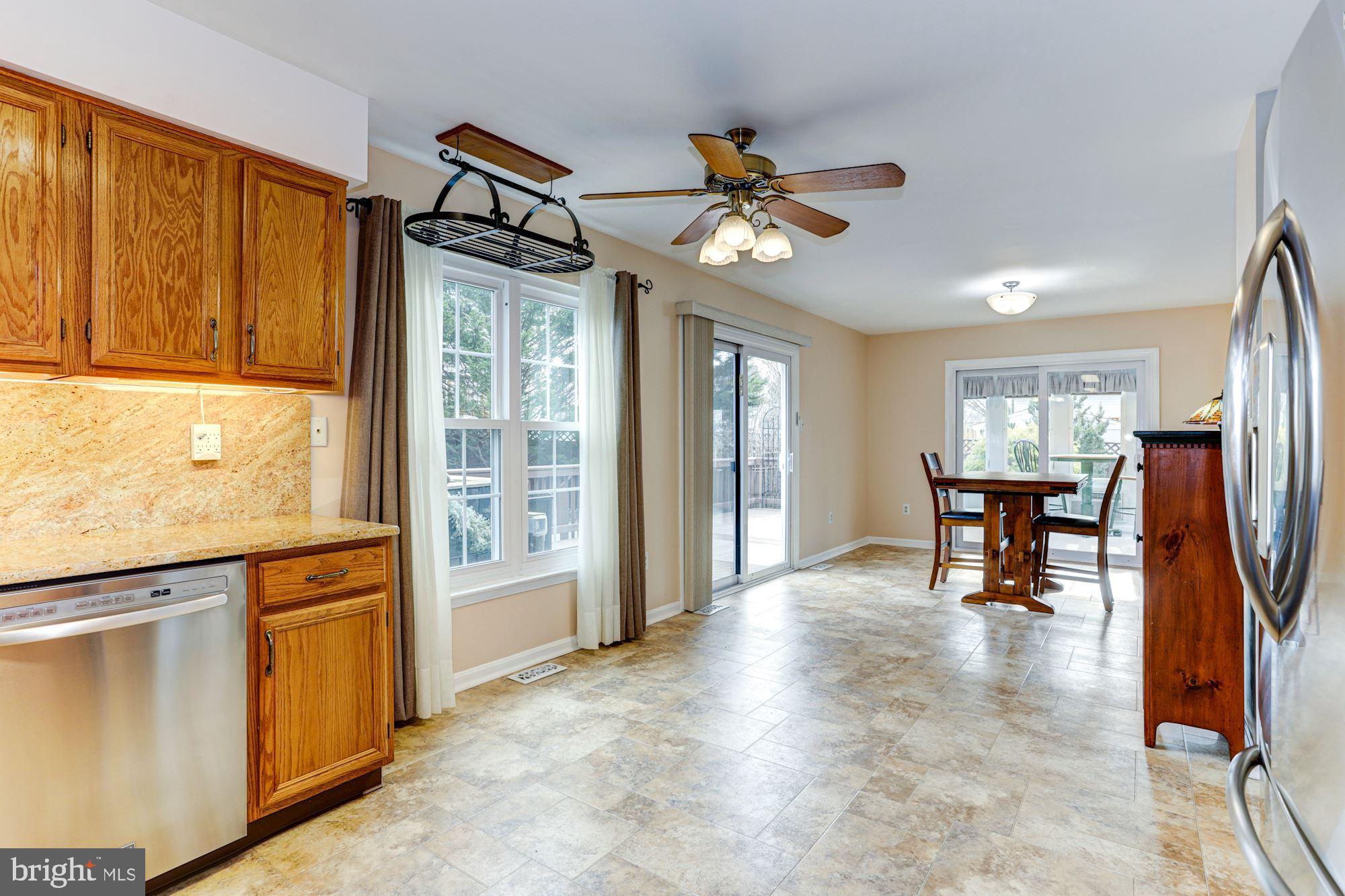 6689 Hunter Road Elkridge, MD 21075 - Photo 6 of 43 Kitchen & Breakfast Room