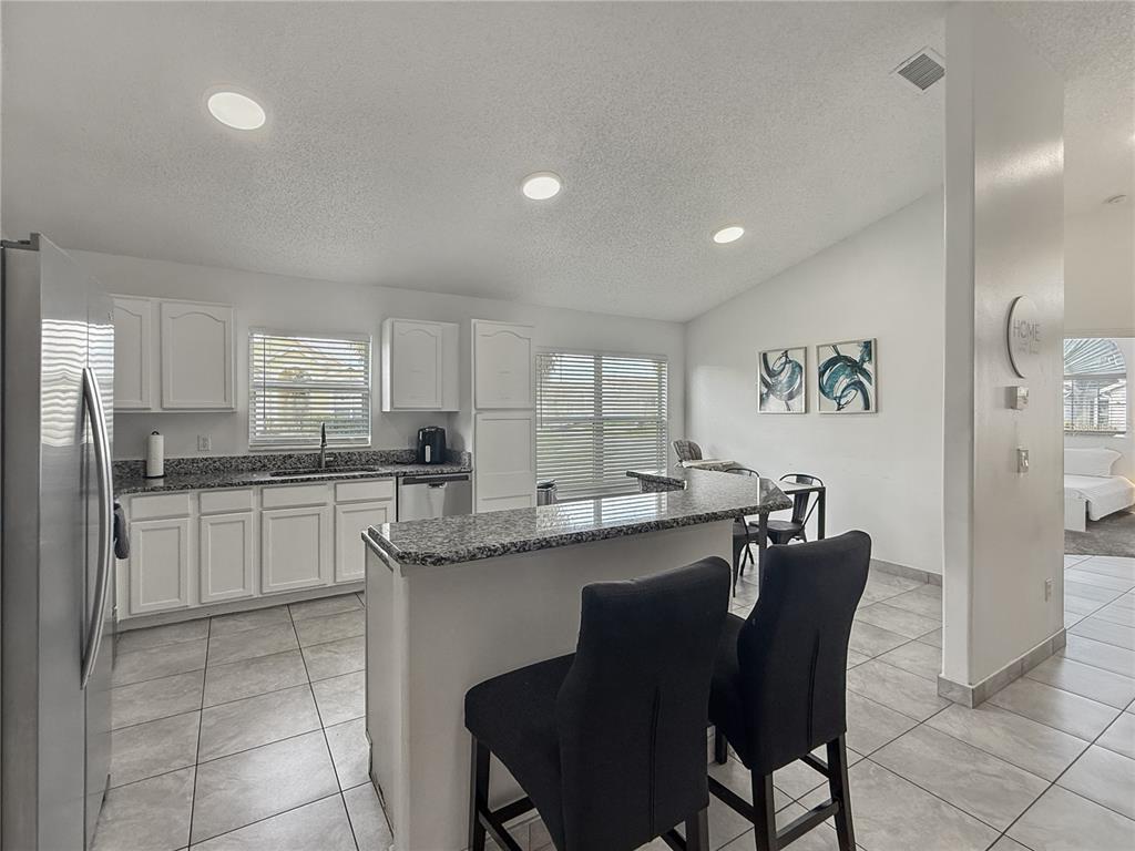 2512 Oneida Loop Kissimmee, FL 34747 - Photo 10 of 28