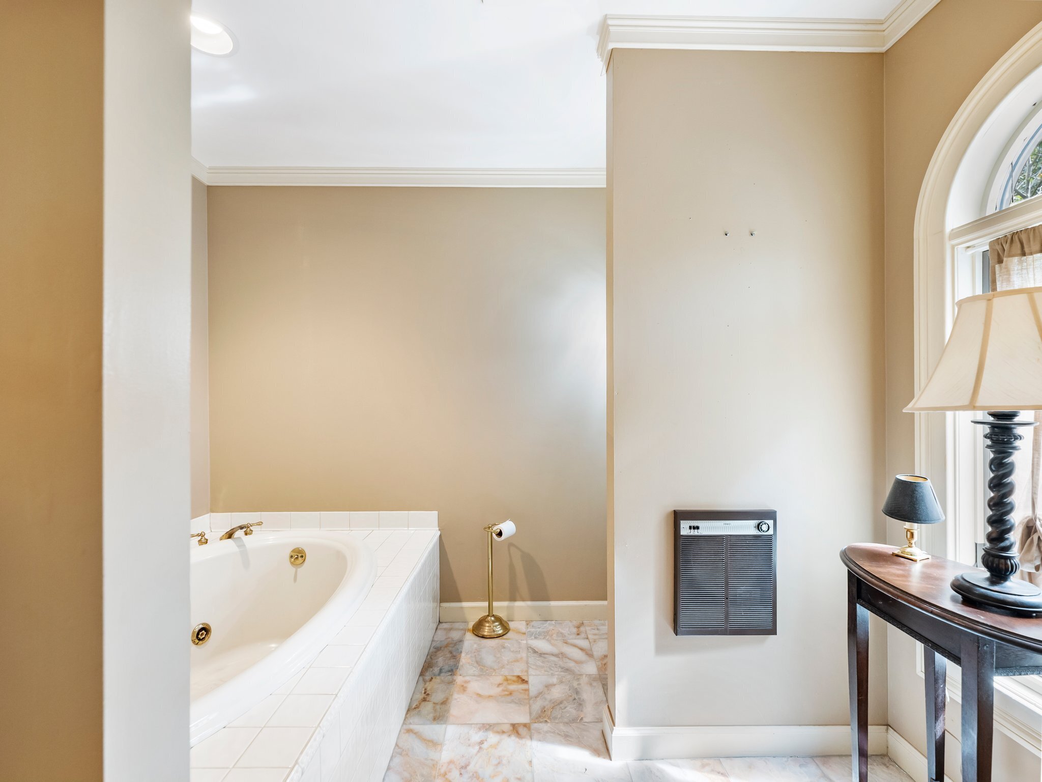 4394 Holly Springs Road Pendergrass, GA 30567 - Photo 28 of 80 a bathroom with a bathtub and shower