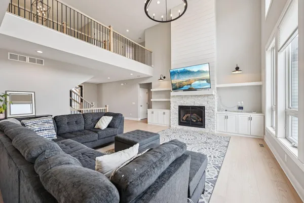 $1,500,000 | 19990 Fairlawn Avenue, Prior Lake, MN 55372