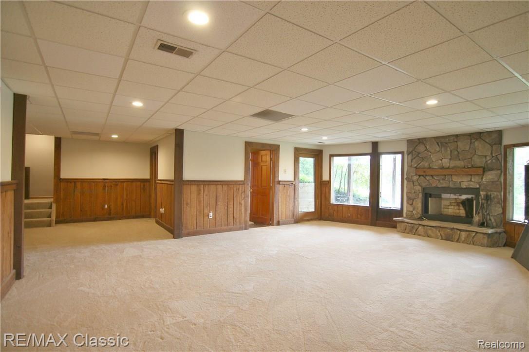 7632 Brophy Road Howell, MI 48855 - Photo 18 of 26 Family room