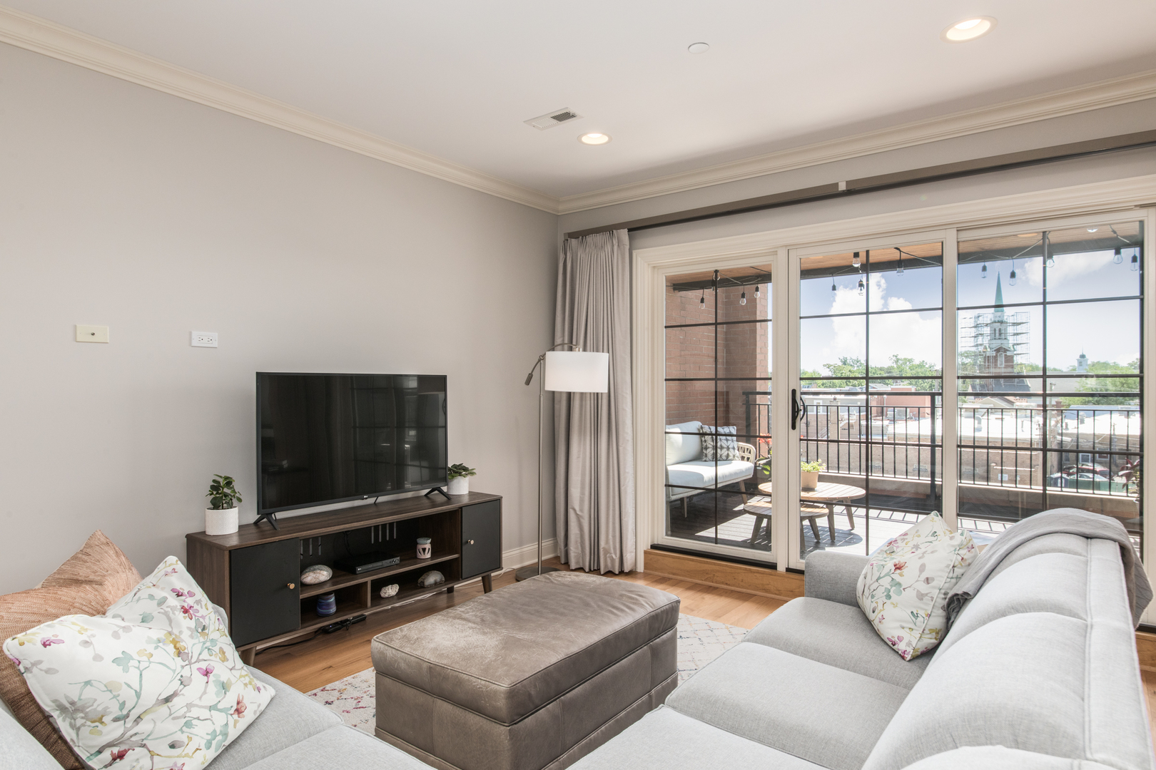 20 South Fairview Avenue, Unit 4N Park Ridge, IL 60068 - Photo 14 of 40 Gallery Image 14