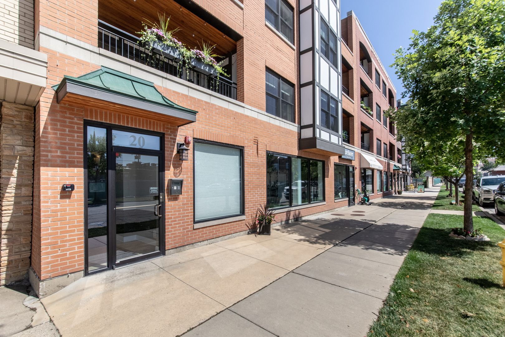 20 South Fairview Avenue, Unit 4N Park Ridge, IL 60068 - Photo 2 of 40 Gallery Image 2