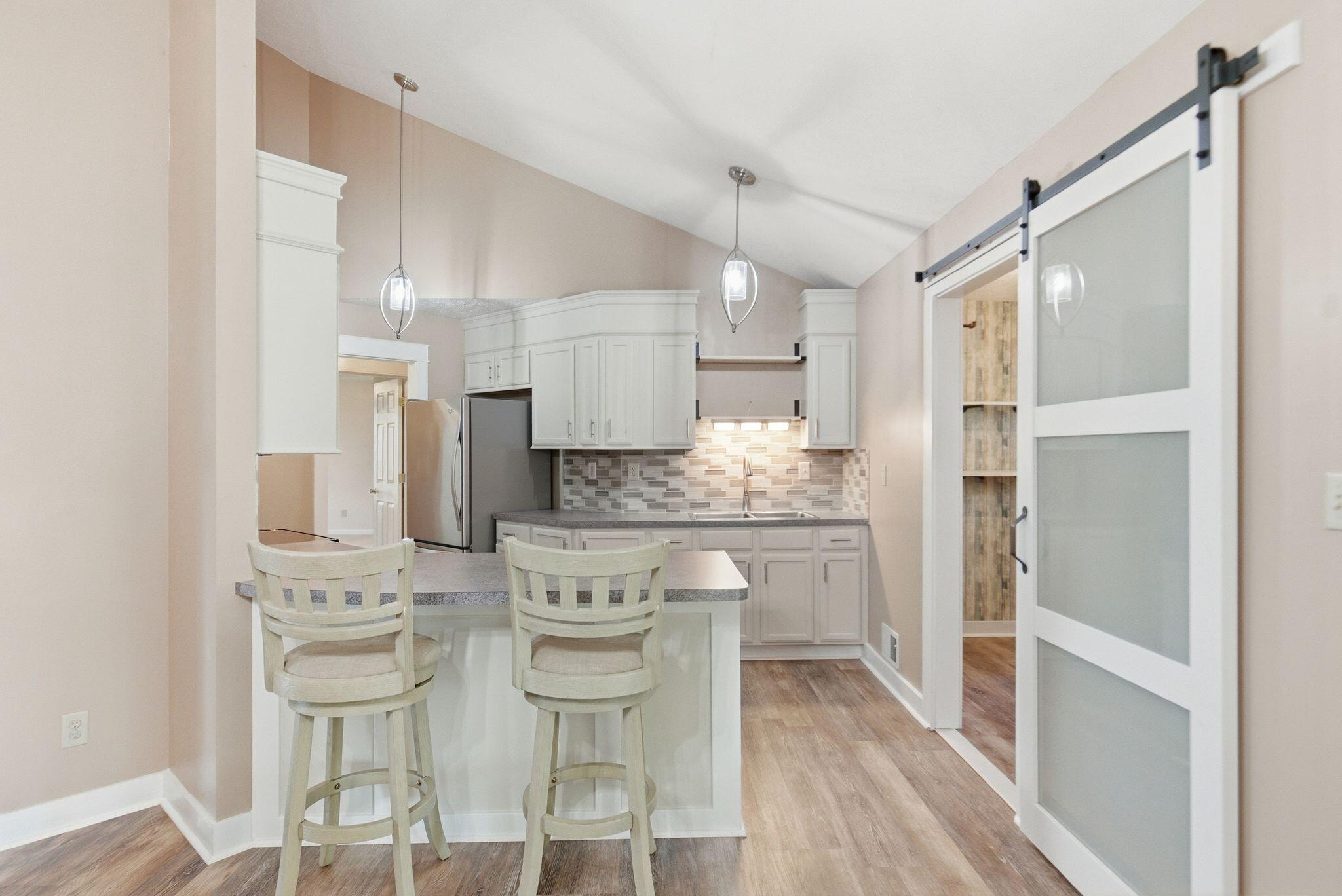 2195 Oregon Road Salvisa, KY 40372 - Photo 17 of 93 Breakfast bar