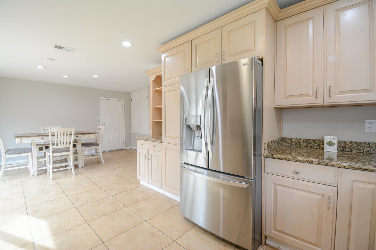 7217 Springleaf Court Citrus Heights, CA 95621 - Photo 14 of 43