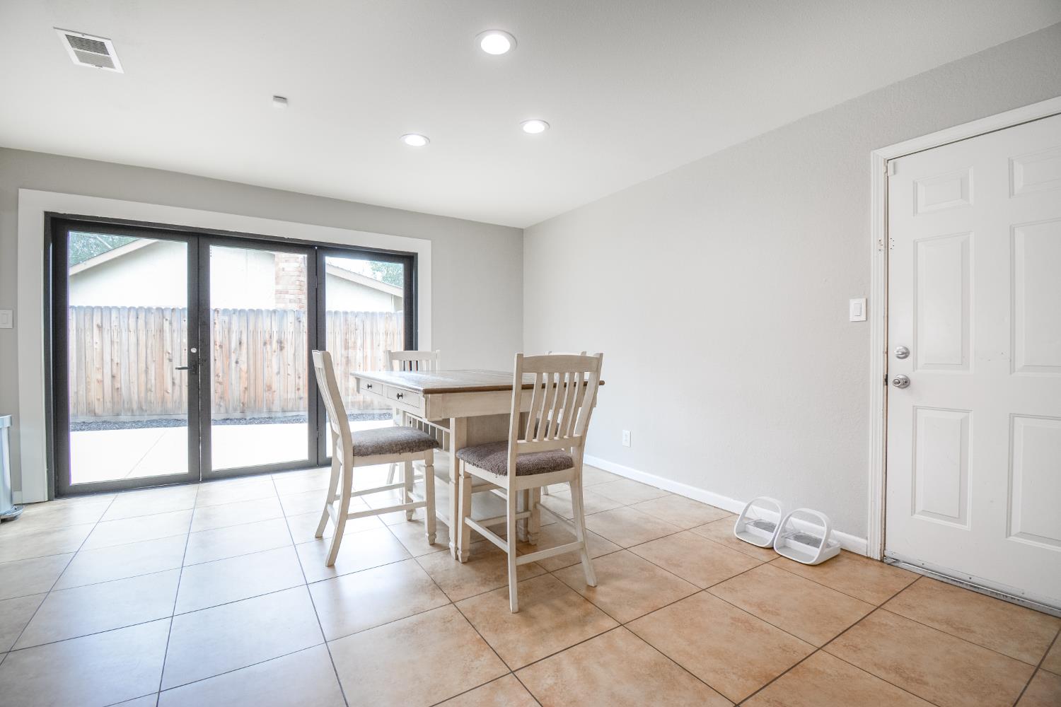 7217 Springleaf Court Citrus Heights, CA 95621 - Photo 10 of 43