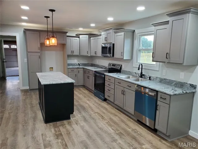 $240,000 | 2093 East County Highway 450, Sikeston, MO 63801