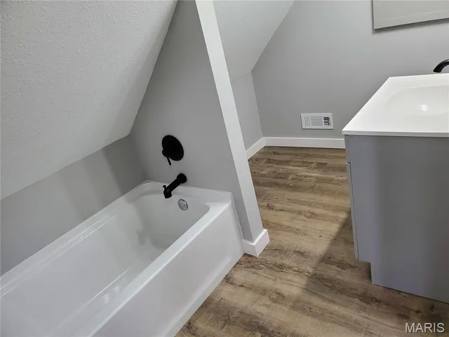 $240,000 | 2093 East County Highway 450, Sikeston, MO 63801