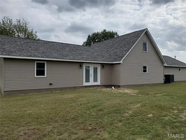$240,000 | 2093 East County Highway 450, Sikeston, MO 63801