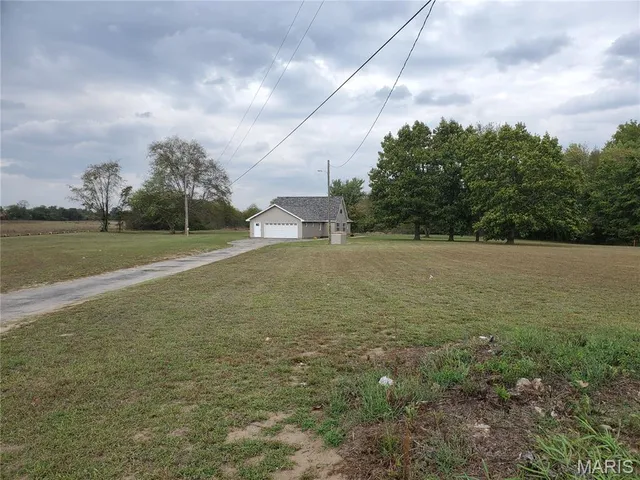 $240,000 | 2093 East County Highway 450, Sikeston, MO 63801