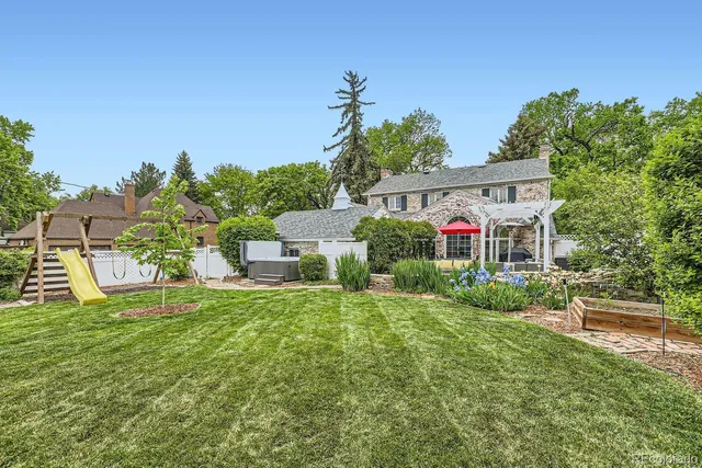 $5,600 | 1000 North Monaco St Parkway, Denver, CO 80220