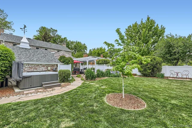 $5,600 | 1000 North Monaco St Parkway, Denver, CO 80220