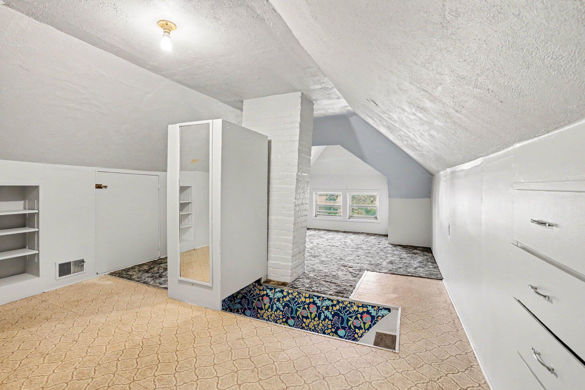 1330 West Maple Street Kalamazoo, MI 49008 - Photo 13 of 25 012_file_4659