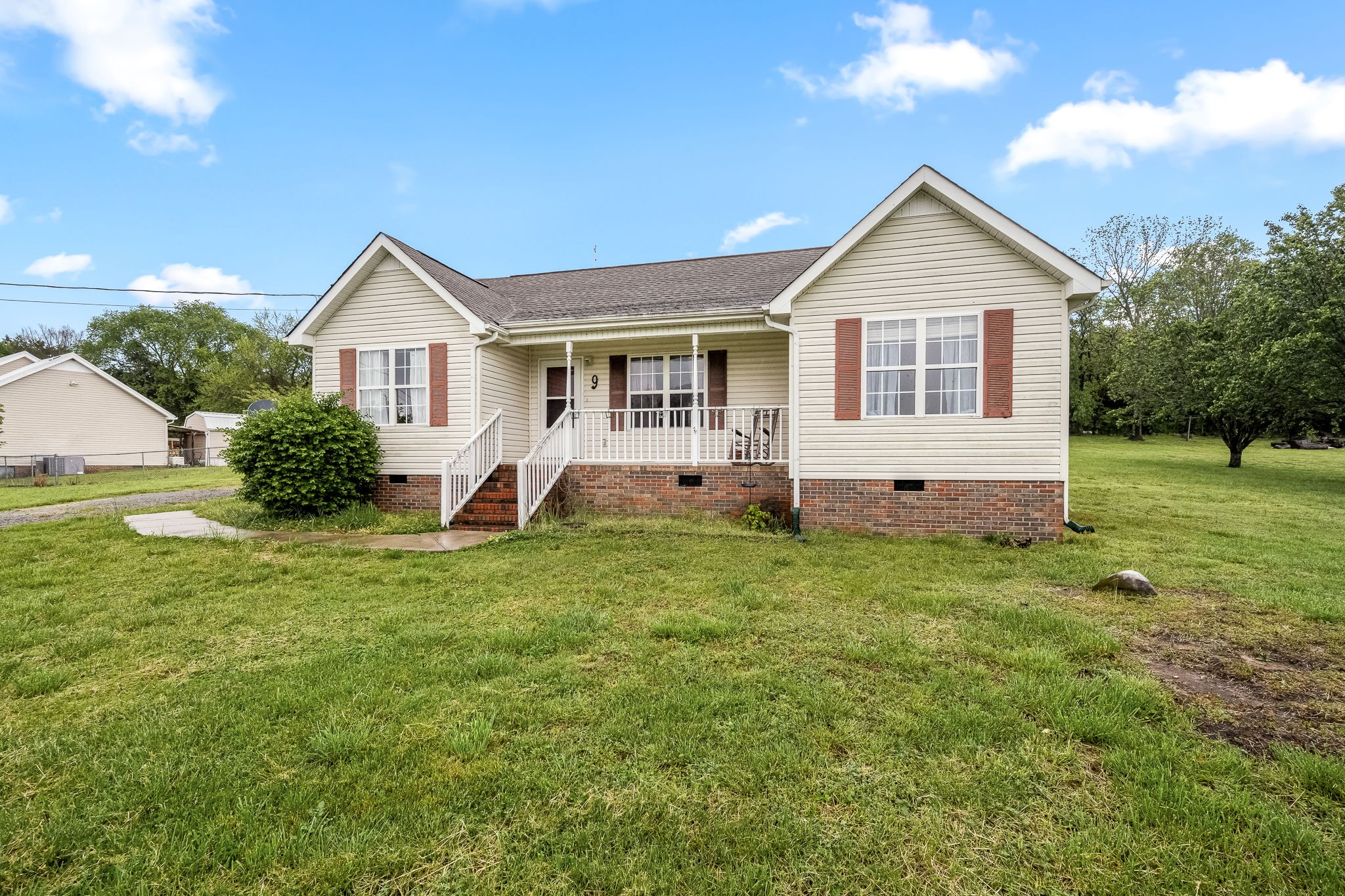 9 Volunteer Road Petersburg, TN 37144 - Photo 2 of 44 Gallery Image 2