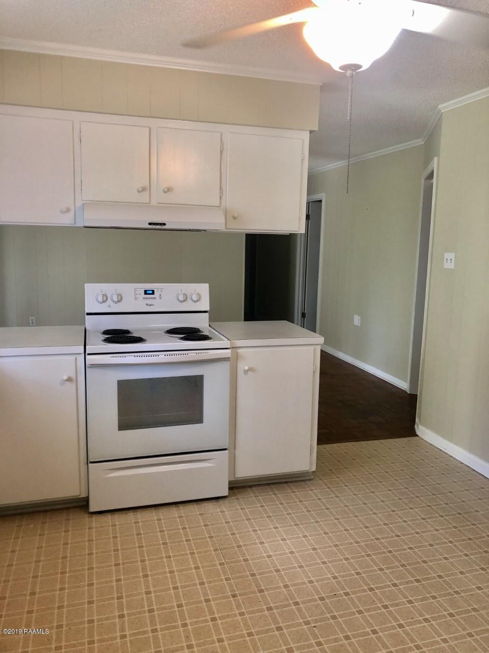 118 Normandy Road Lafayette, LA 70503 - Photo 5 of 13 118 Normandy kitchen