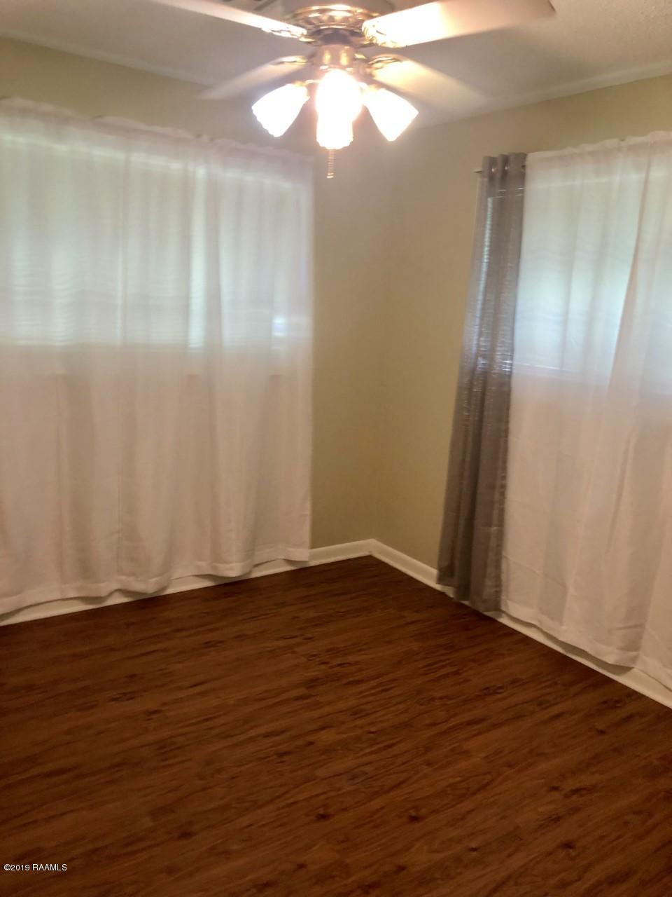 118 Normandy Road Lafayette, LA 70503 - Photo 10 of 13 118 Normandy bedroom 2