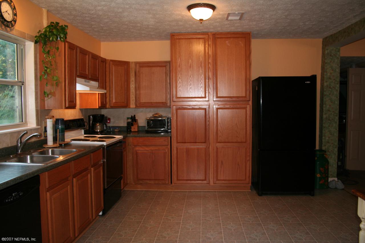 1056 Carter Road Lawtey, FL 32058 - Photo 8 of 16 Pretty Kitchen