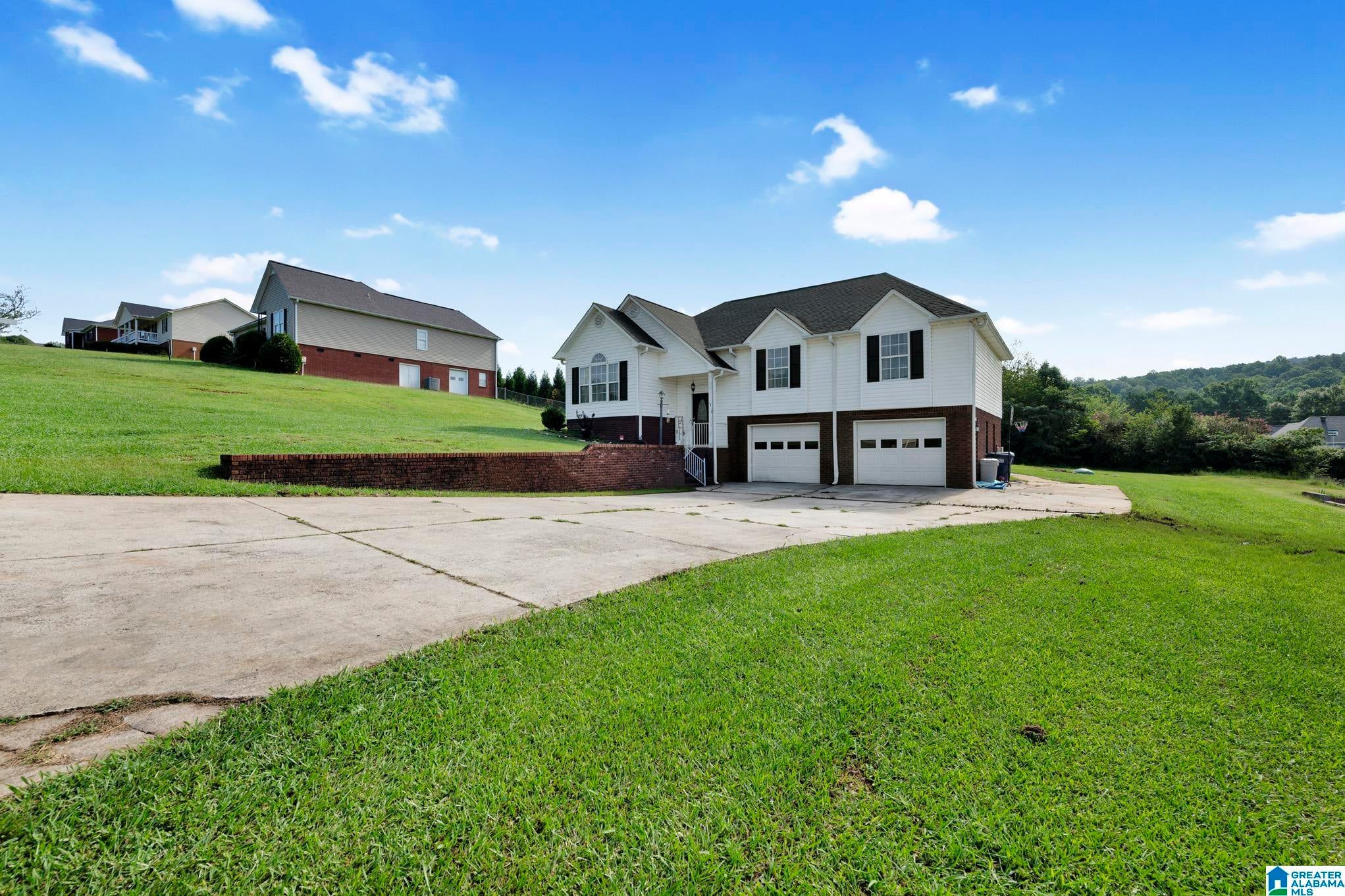 908 Ransome Drive Oneonta, AL 35121 - Photo 2 of 32 Gallery Image 2