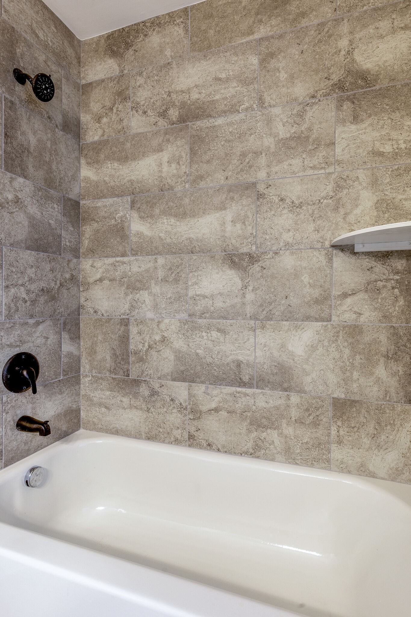 75 Benzing Road Antioch, TN 37013 - Photo 11 of 23 a bathroom with a bathtub