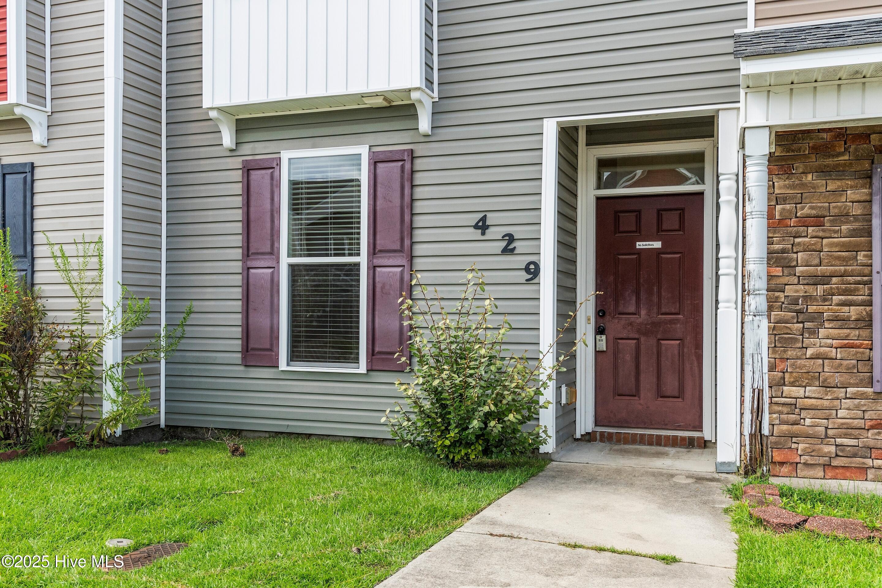 429 Caldwell Loop Jacksonville, NC 28546 - Photo 2 of 36 mls-DSC09119