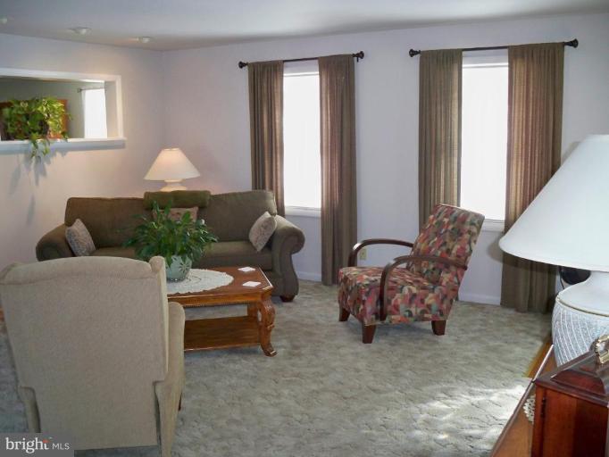 3795 Baker Road Westminster, MD 21157 - Photo 10 of 29 Living Room