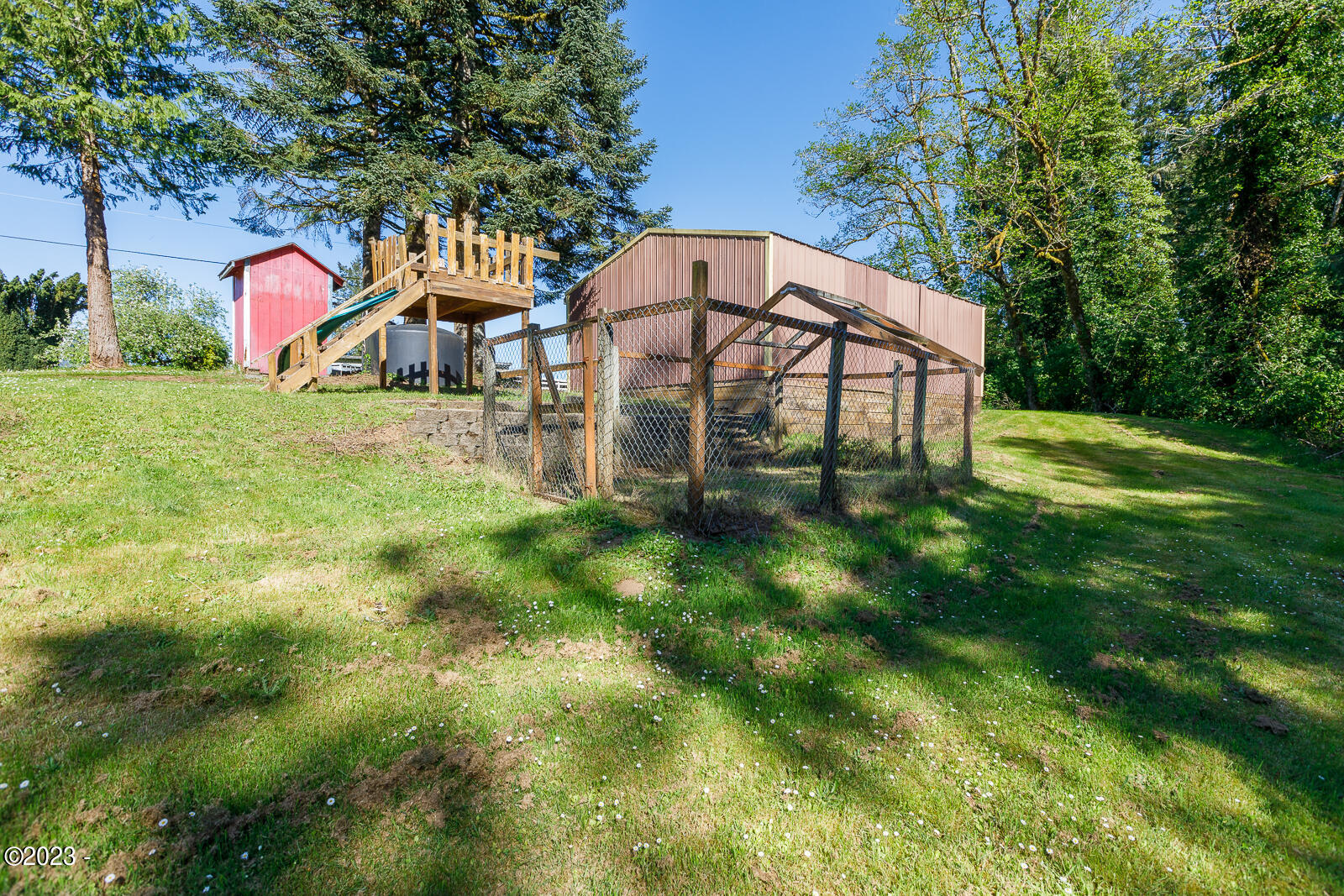 230 Elk City Road Toledo, OR 97391 - Photo 28 of 40 back yard