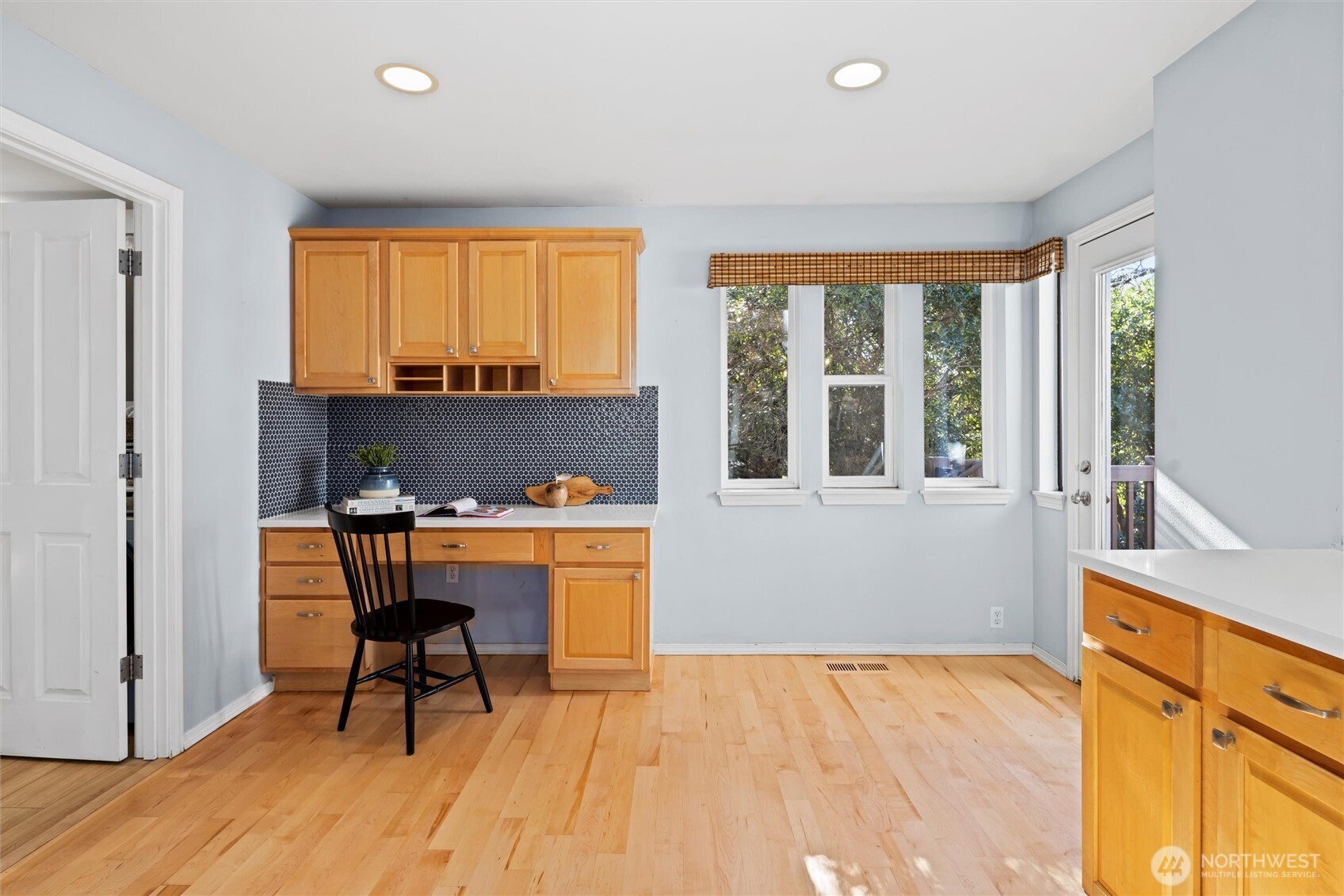 17989 Riviera Place Southwest Normandy Park, WA 98166 - Photo 12 of 39 Gallery Image 12