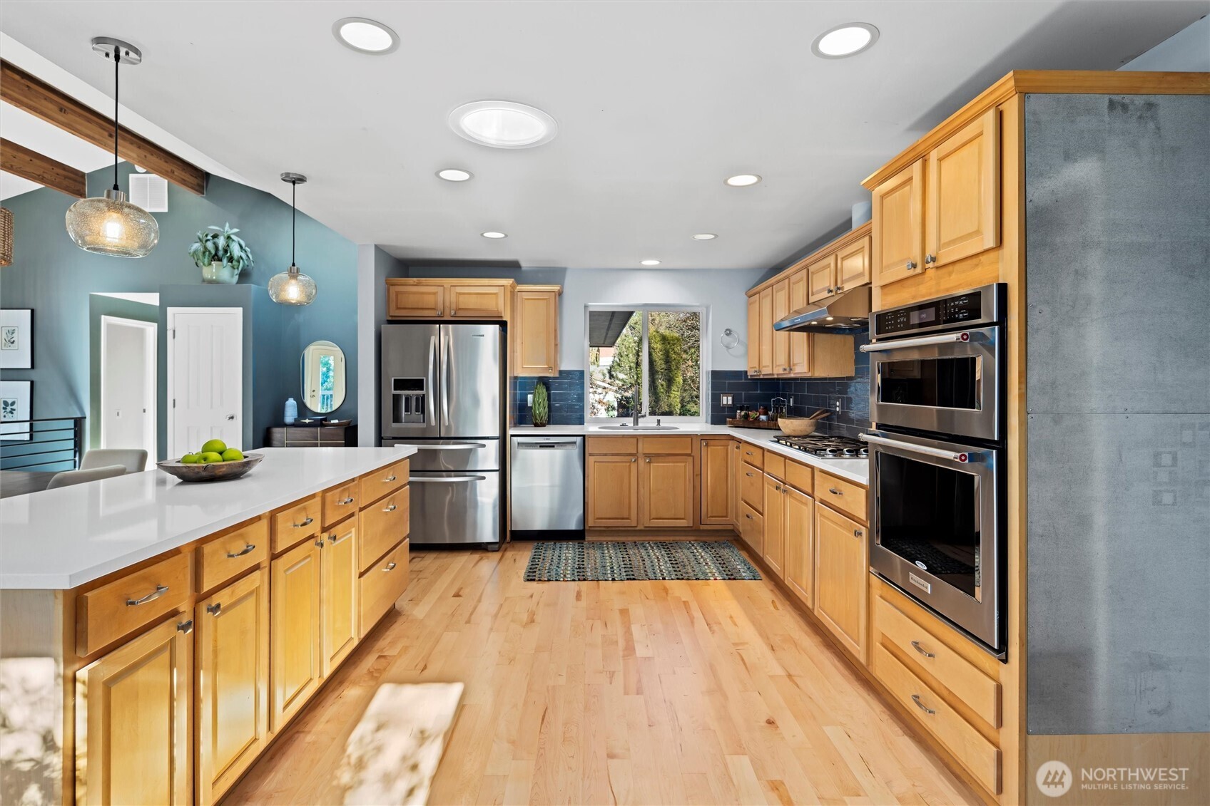 17989 Riviera Place Southwest Normandy Park, WA 98166 - Photo 13 of 39 Gallery Image 13