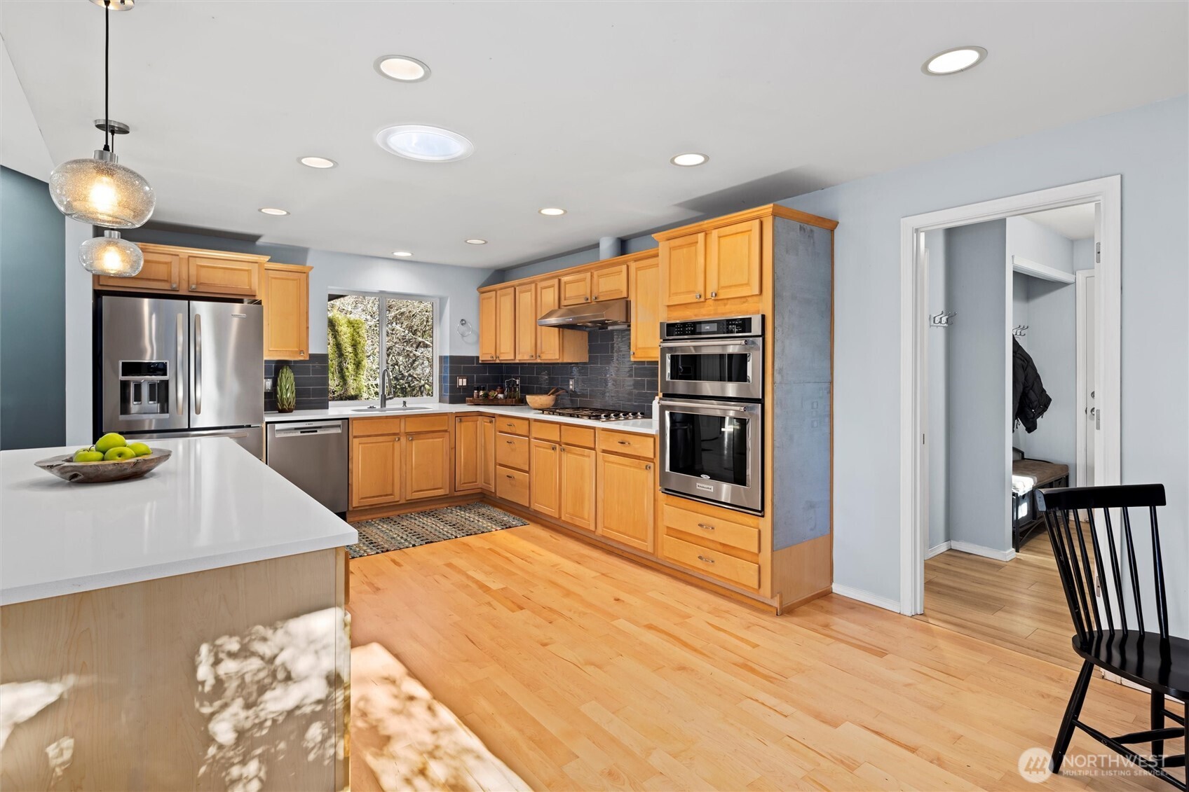 17989 Riviera Place Southwest Normandy Park, WA 98166 - Photo 14 of 39 Gallery Image 14