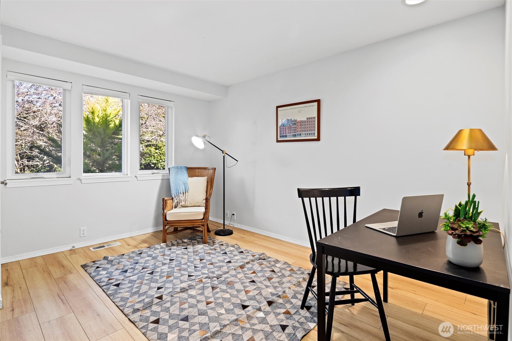17989 Riviera Place Southwest Normandy Park, WA 98166 - Photo 15 of 39 Gallery Image 15