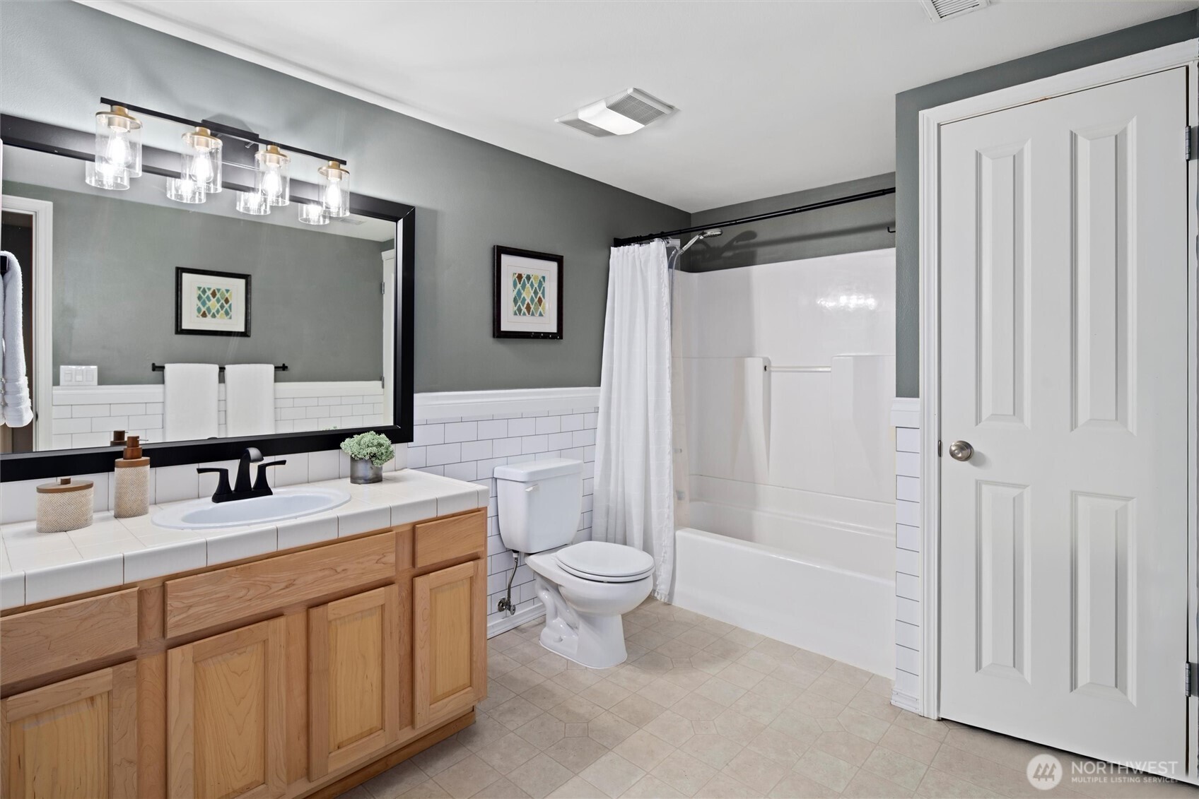 17989 Riviera Place Southwest Normandy Park, WA 98166 - Photo 31 of 39 Gallery Image 31