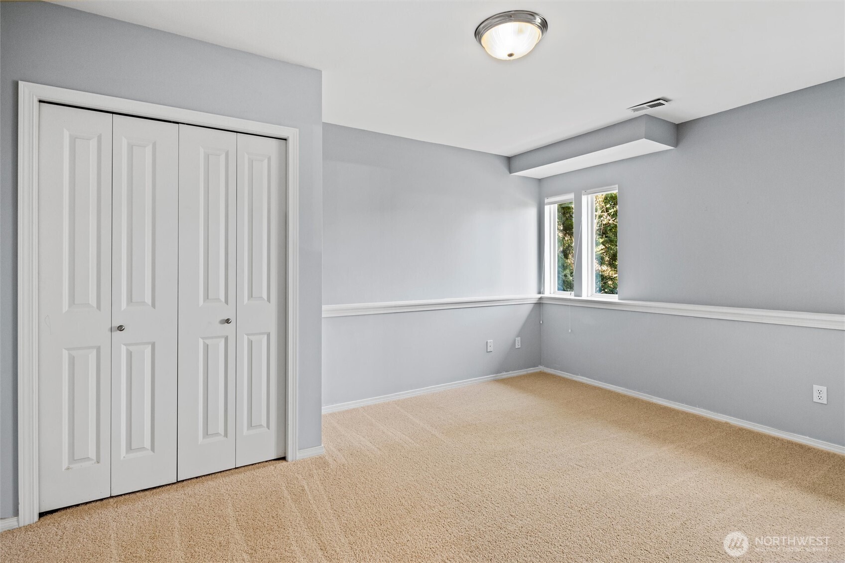 17989 Riviera Place Southwest Normandy Park, WA 98166 - Photo 32 of 39 Gallery Image 32