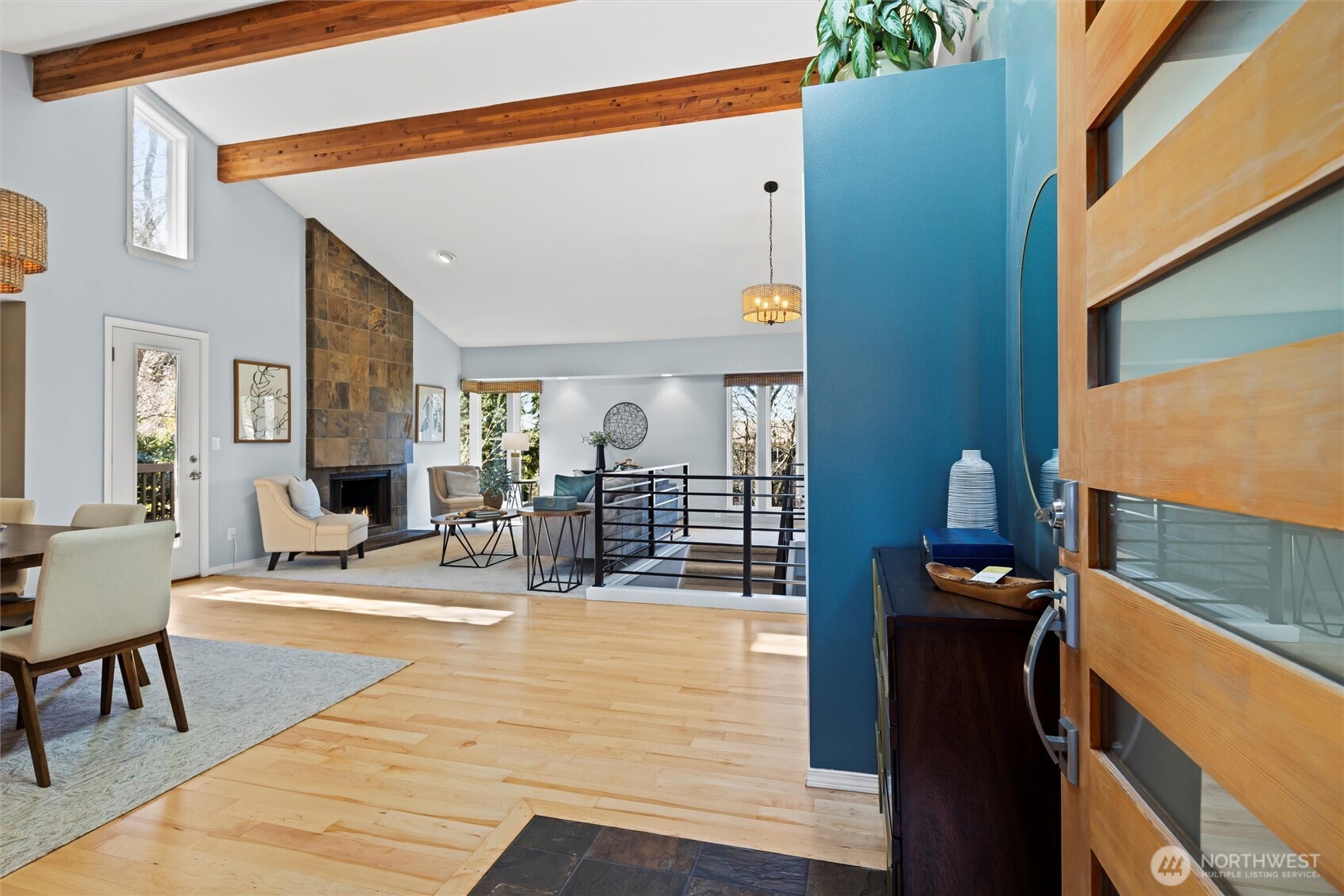 17989 Riviera Place Southwest Normandy Park, WA 98166 - Photo 4 of 39 Gallery Image 4