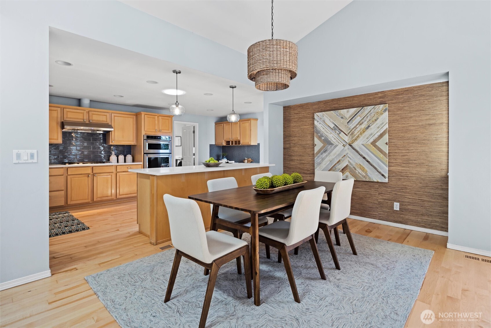 17989 Riviera Place Southwest Normandy Park, WA 98166 - Photo 8 of 39 Gallery Image 8