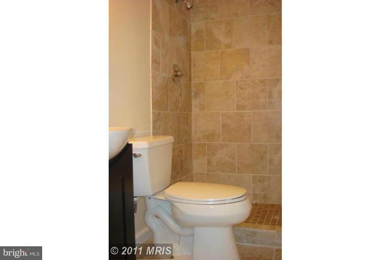 6617 Newington Road Lorton, VA 22079 - Photo 19 of 27 Bath