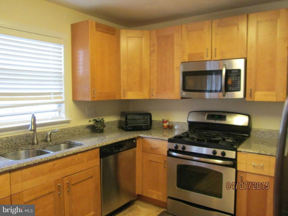 6617 Newington Road Lorton, VA 22079 - Photo 6 of 27 Kitchen