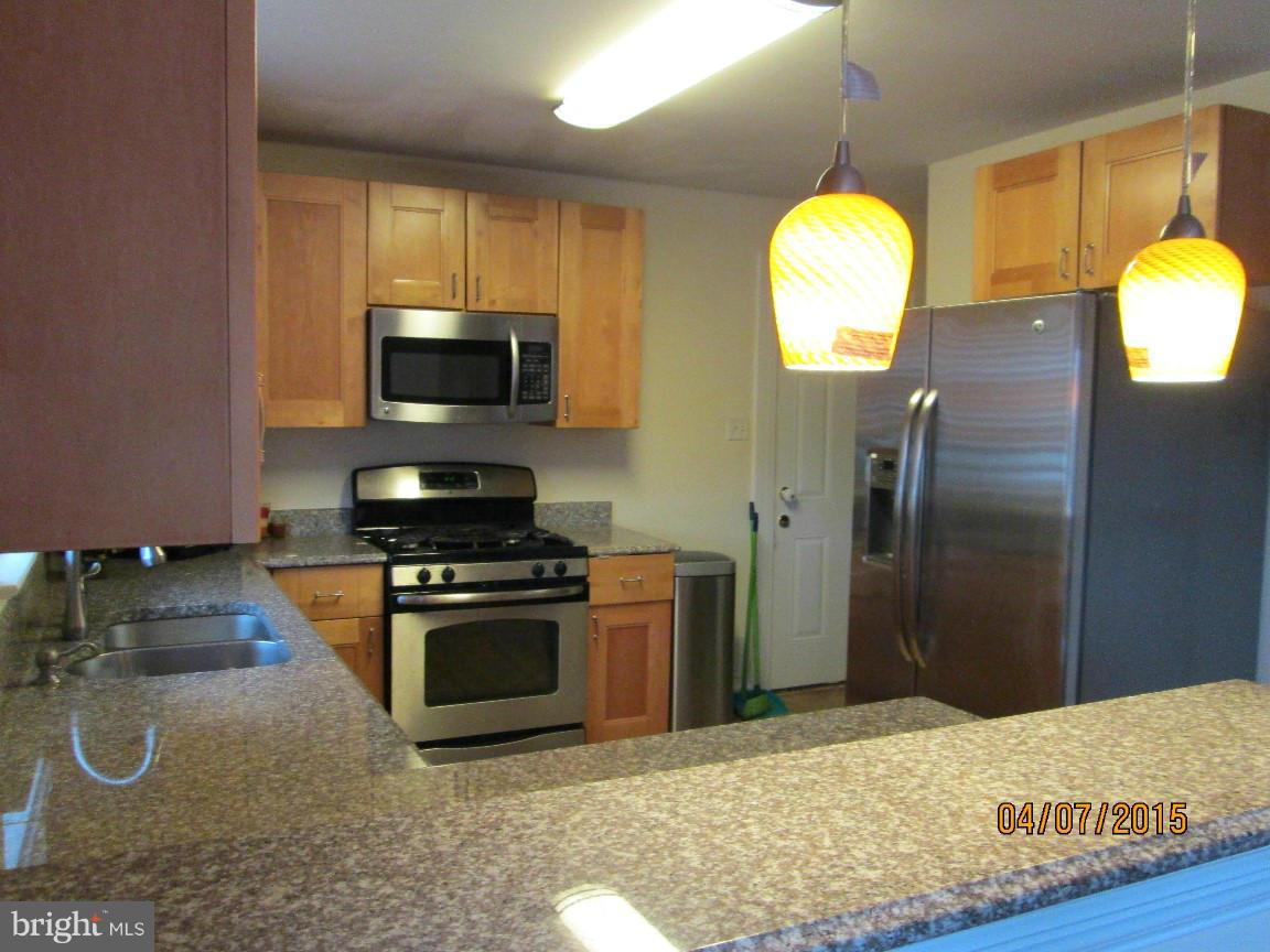 6617 Newington Road Lorton, VA 22079 - Photo 7 of 27 Kitchen