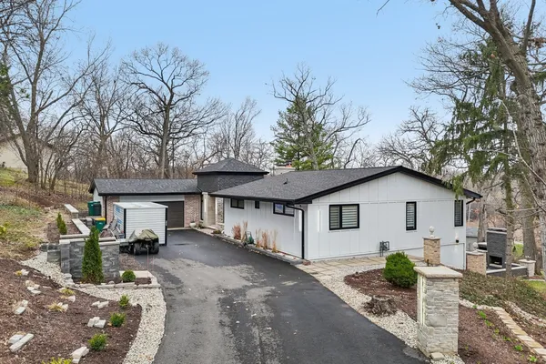 $700,000 | 306 Woodlock Street, Ingleside, IL 60041
