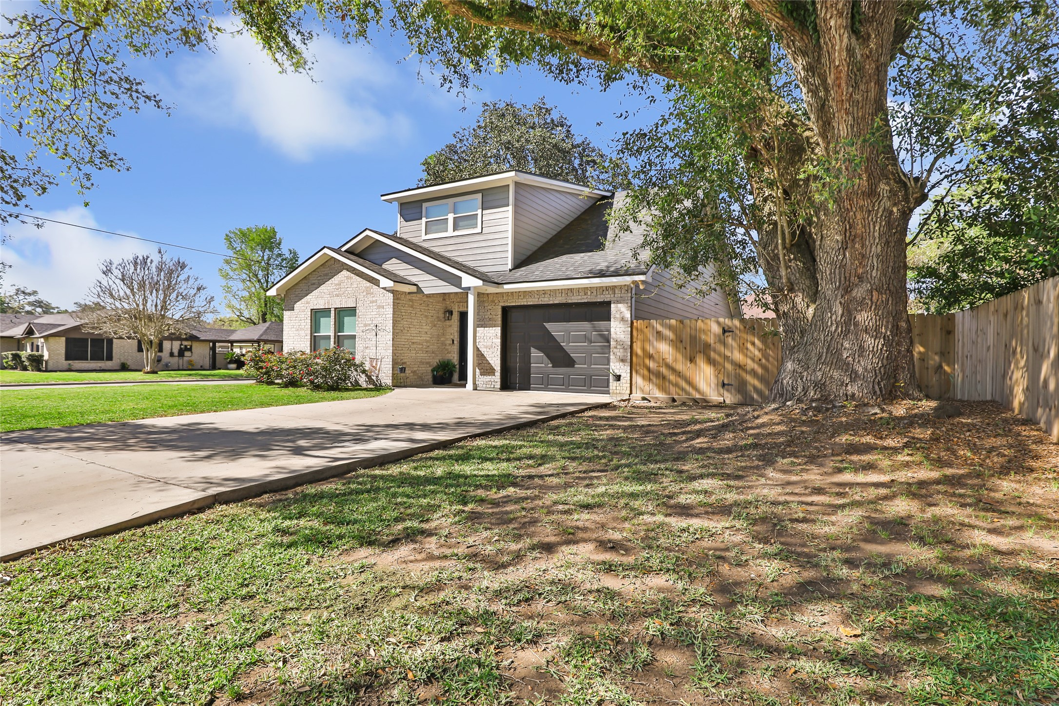 2201 Maple Street Liberty, TX 77575 - Photo 1 of 32 Gallery Image 1